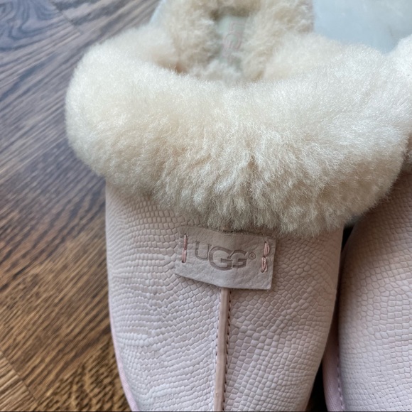 UGG Scuffette II Snake Embossed Shearling Slippers Quartz Pink NEW SOLD OUT Sz 8 - Picture 6 of 11